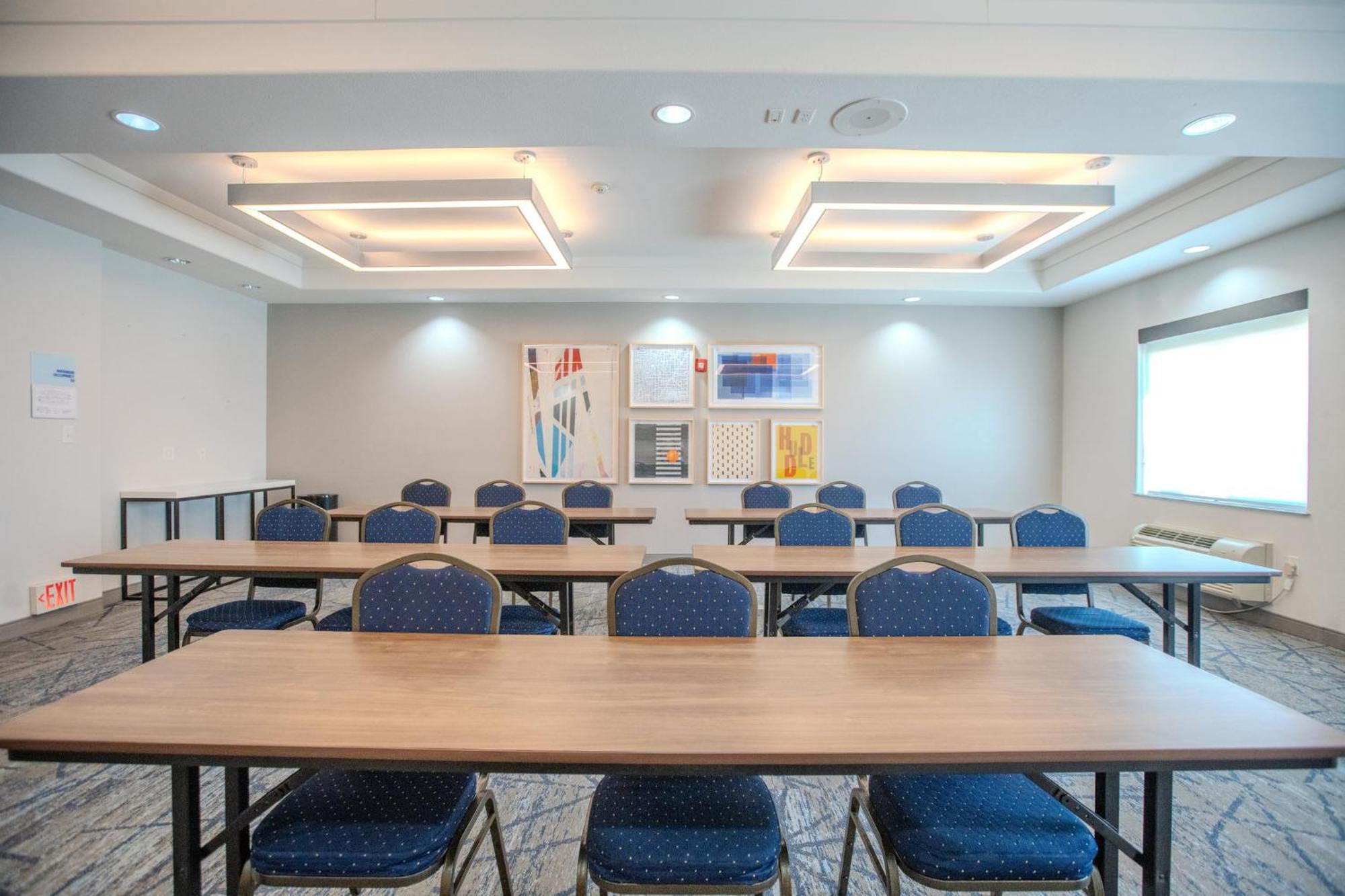Holiday Inn Express & Suites Cleveland By Ihg Kültér fotó