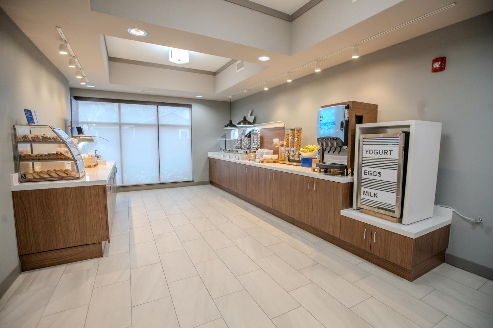 Holiday Inn Express & Suites Cleveland By Ihg Kültér fotó