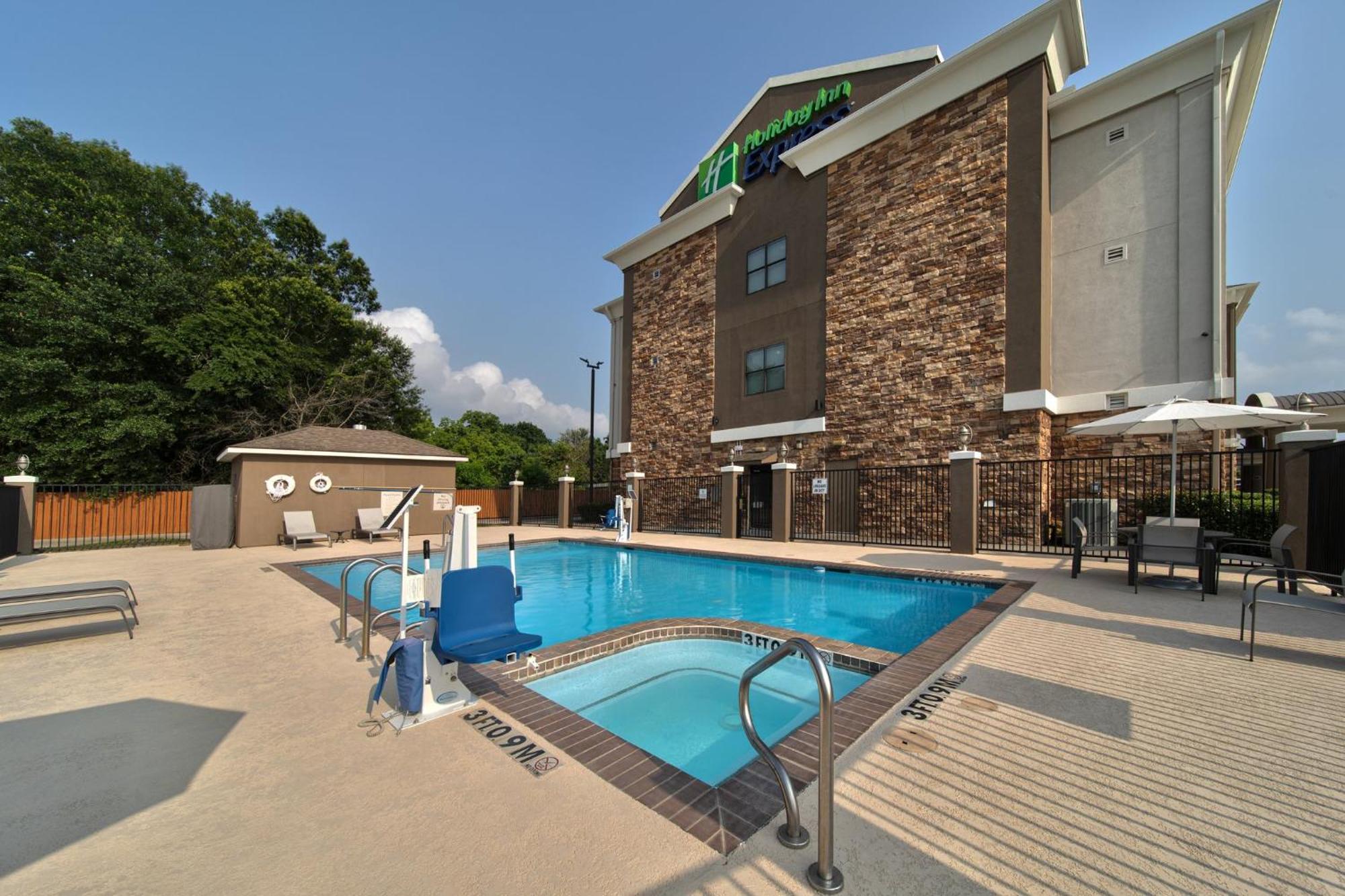 Holiday Inn Express & Suites Cleveland By Ihg Kültér fotó
